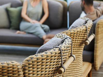 Cane-line Arch 2-Sitzer Sofa m/ niedrige Armlehne/Rückenlehne inklusive Kissen