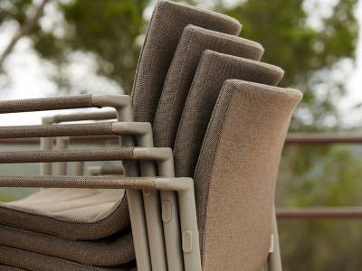 Exklusives Set-Angebot: 6x Cane-line Core Armlehnstuhl in Taupe