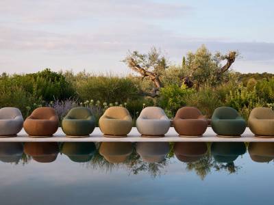 Cane-line Gem Loungesessel mit Drehfuß, Umber brown Cane-line Rise w/QuickDry & Airflow