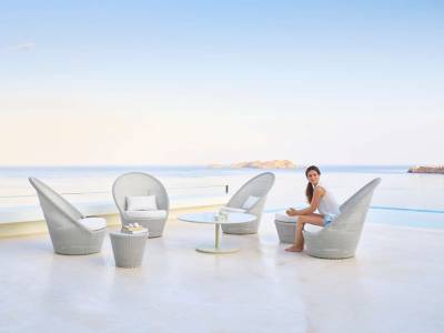 Cane-line Kingston Sonnenstuhl mit Rädern, Weiß-grau