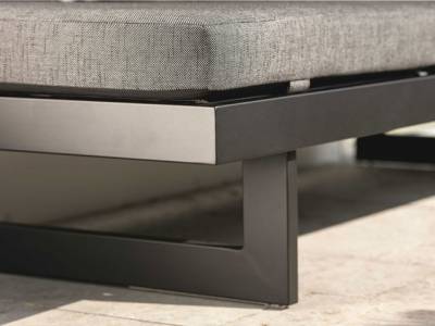 Stern New Holly Lounge/Liege Aluminium schwarz matt mit Kissen