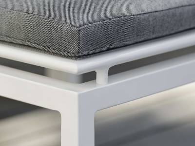 Stern Skelby Hocker, weiß mit Textilbezug silber